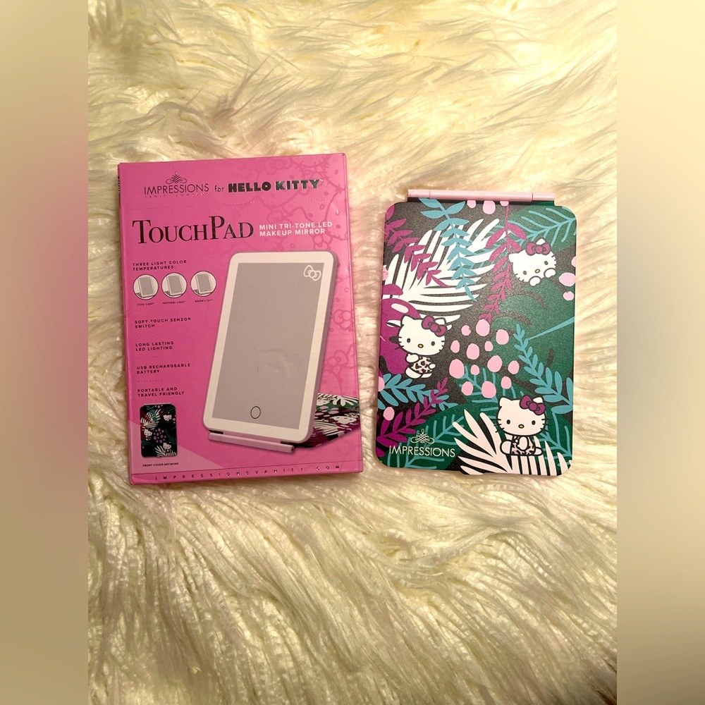 IMPRESSIONS HELLO KITTY MINI TRI-TONE LED MAKEUP MIRROR